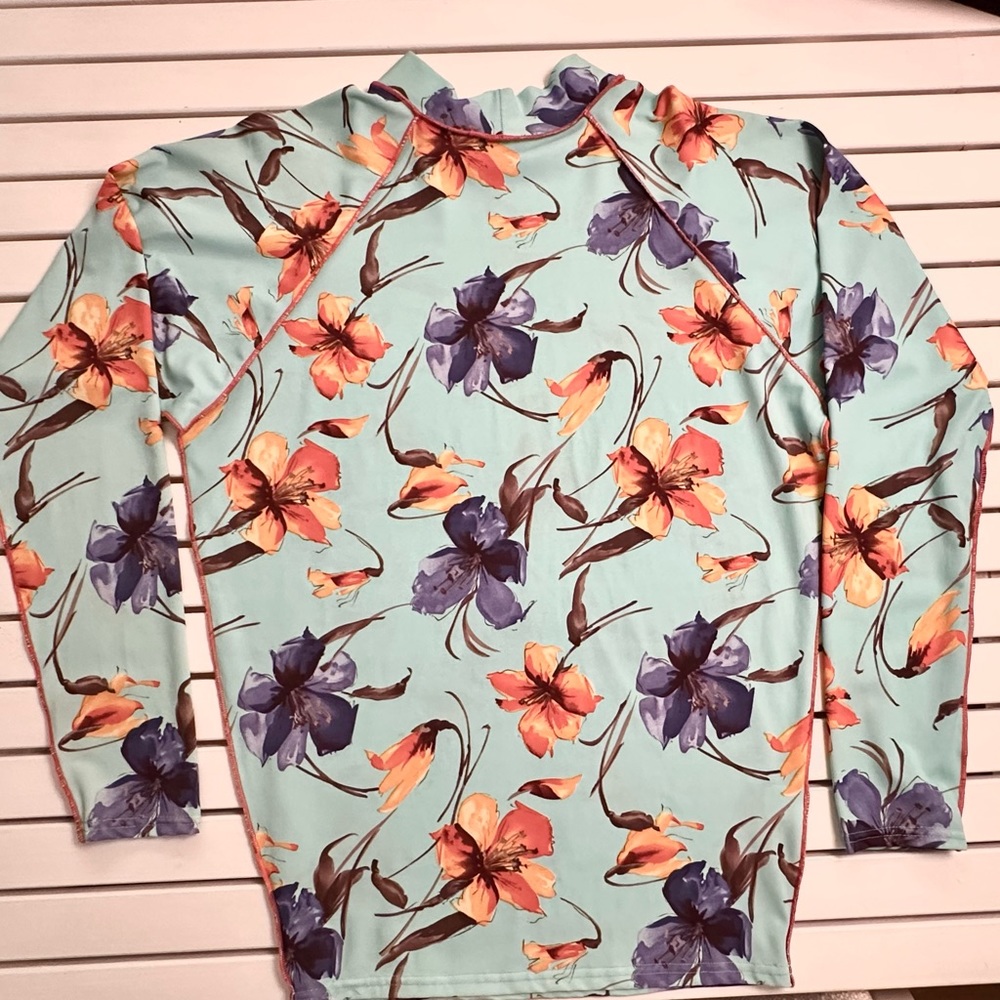 XL Swim/paddle rash guard.